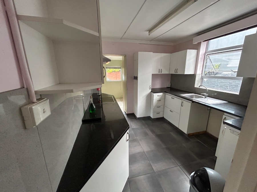 To Let 4 Bedroom Property for Rent in Mill Park Eastern Cape